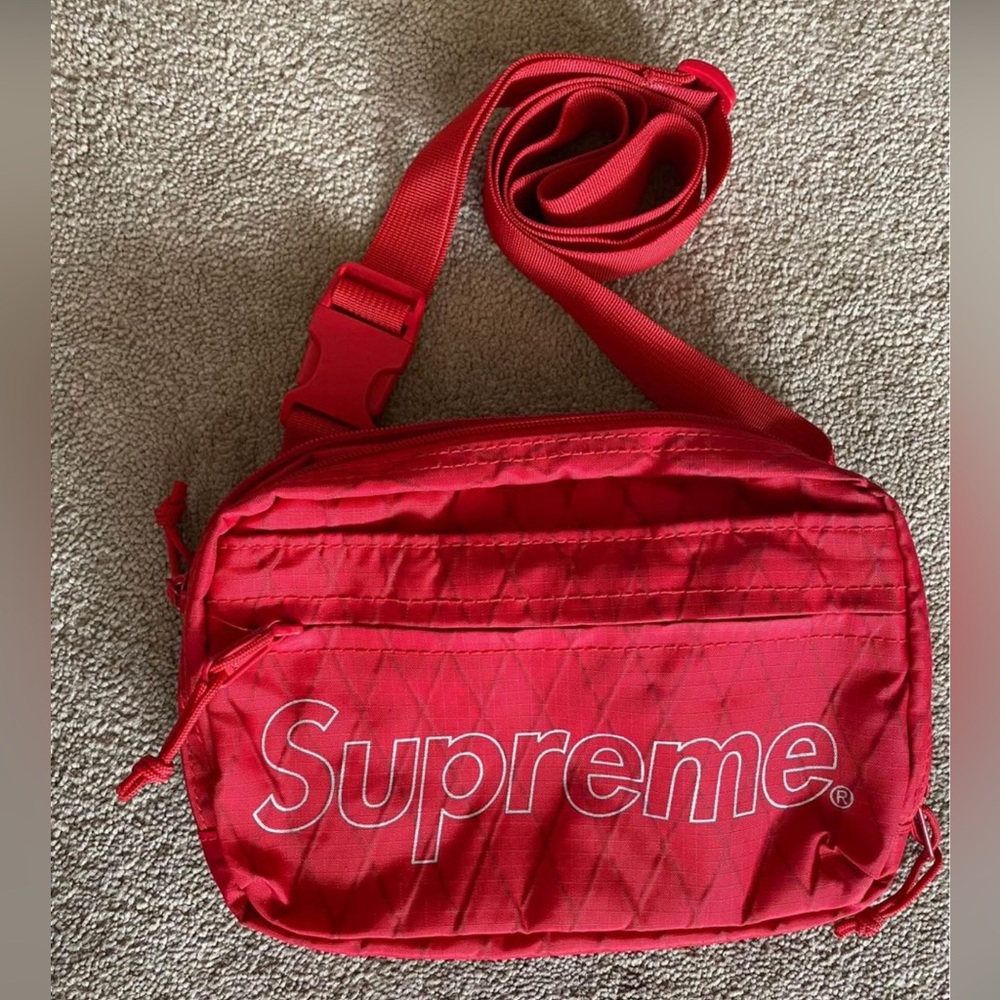 NEW SUPREME CROSSBODY & HIP BAG